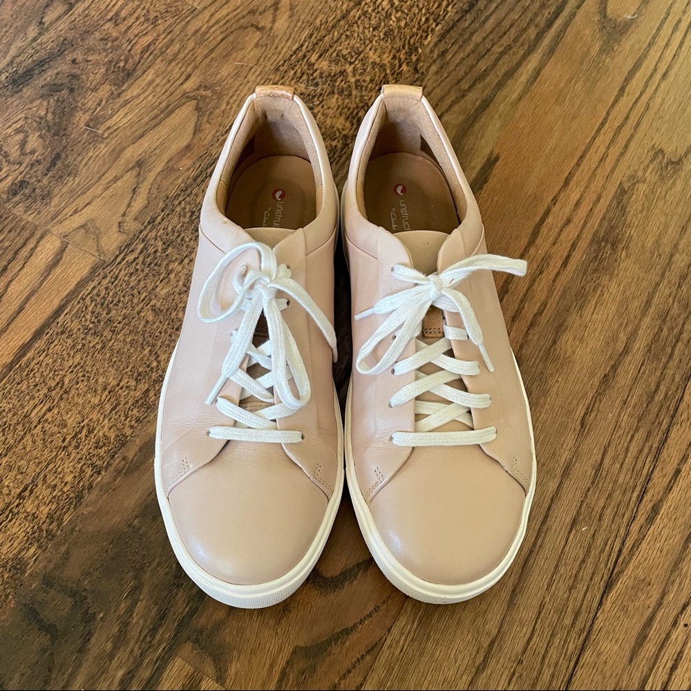 Clarks Unstructured Tennis Shoe